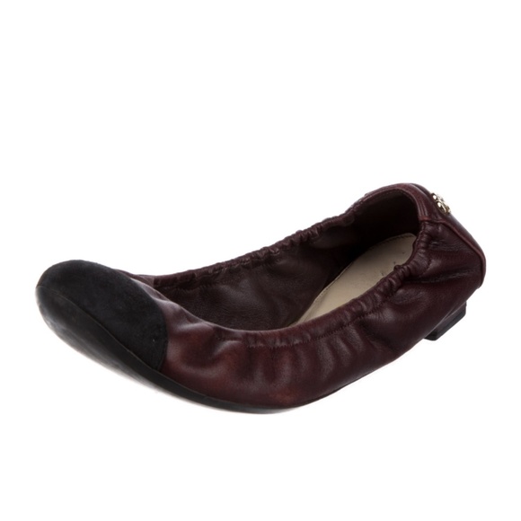 Chanel Interlocking CC Logo Leather Ballet Flats - Picture 2 of 3